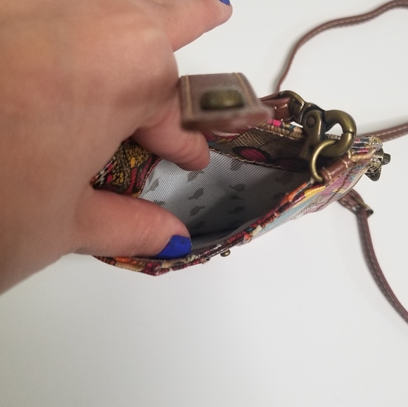 Sakroots crossbody/ wristlet boho/ floral bag - Picture 5 of 5